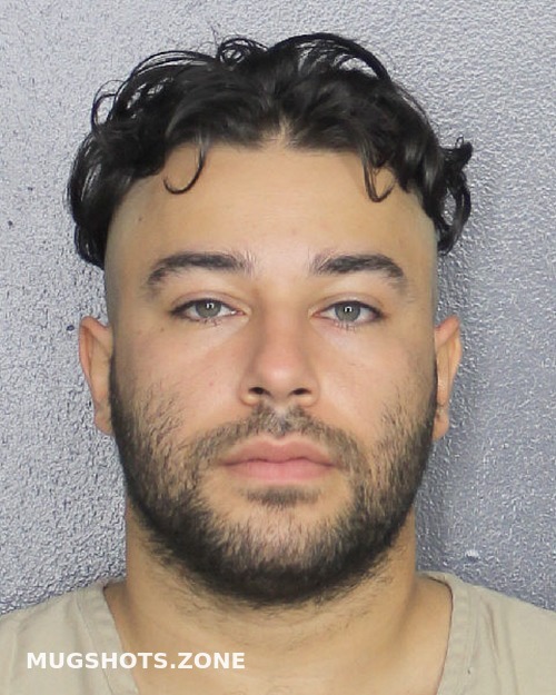 DIAZ LUIS 01 23 2022 Broward County Mugshots Zone