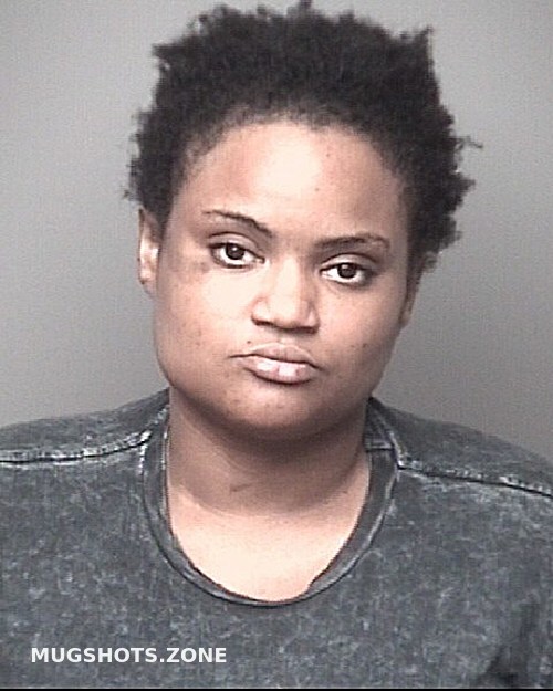 COTTON JASMINE LASHAY 05 02 2023 Dubuque County Mugshots Zone