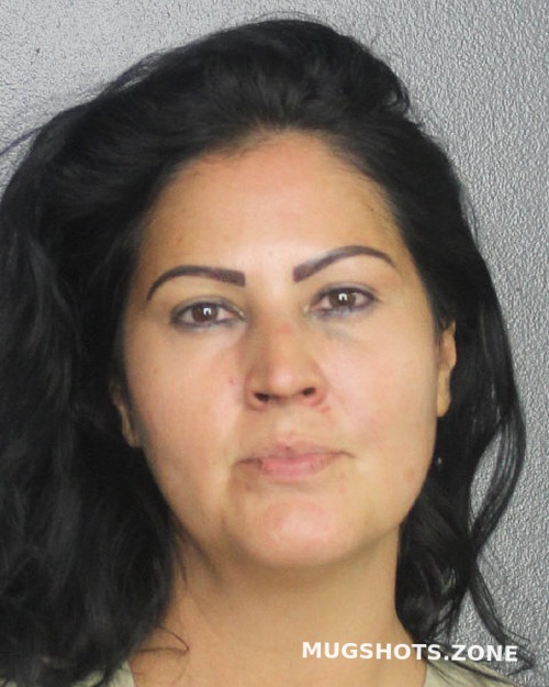 CRUZ MICHELLE PAOLA 12/30/2021 - Broward County Mugshots Zone