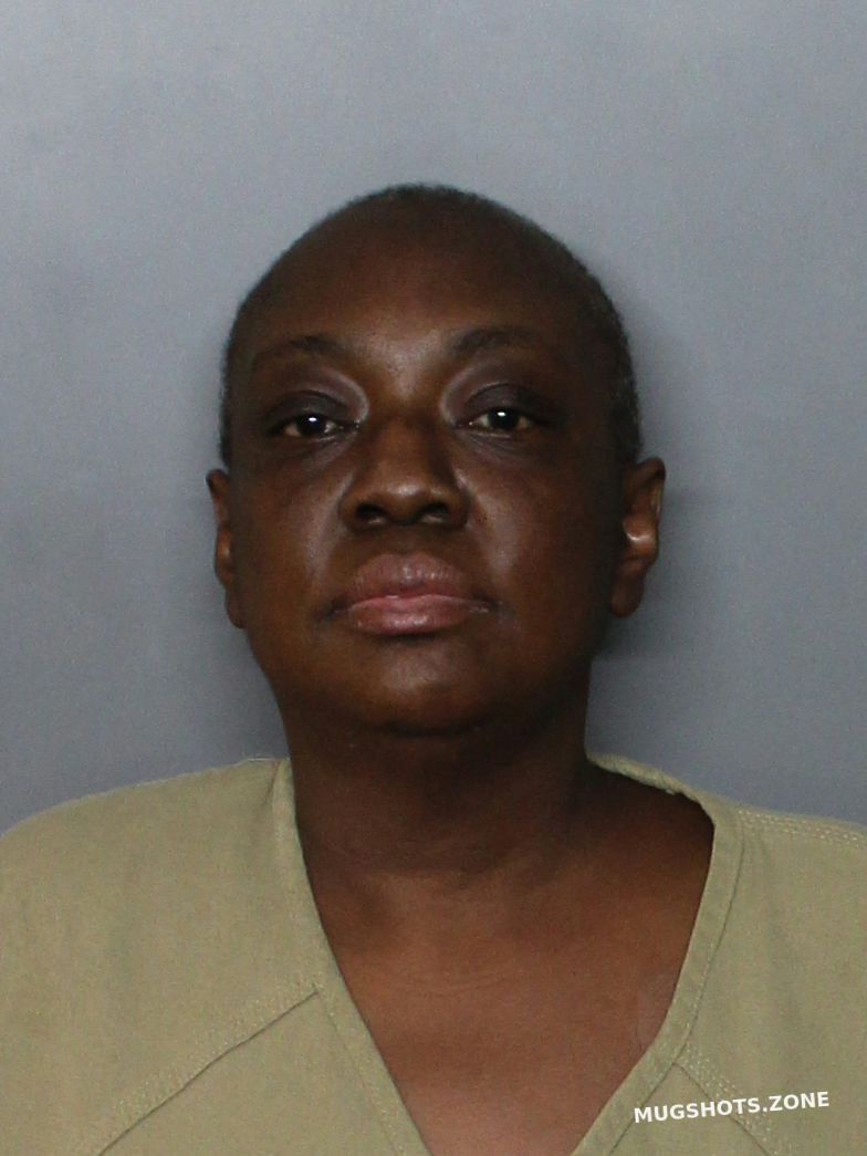 CARTER LATASHA KATREESH 06/30/2022 - Charlotte County Mugshots Zone