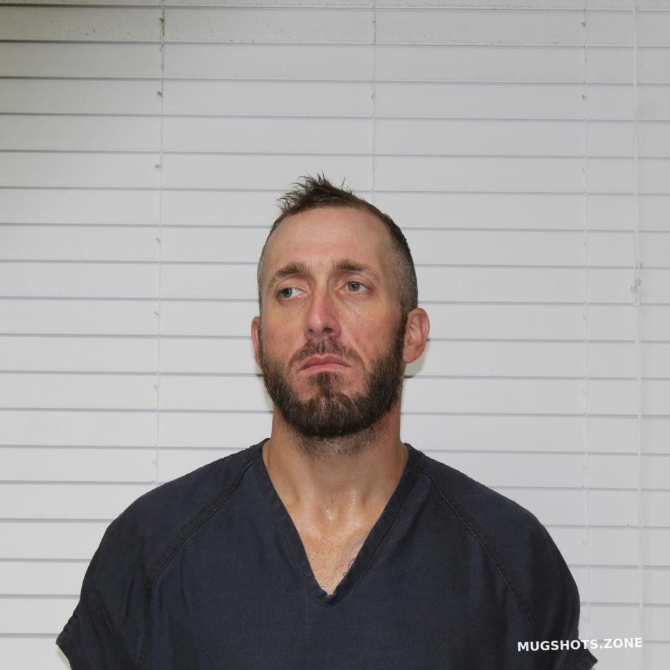 THOENEN AARON LEE 08/10/2022 Christian County Mugshots Zone