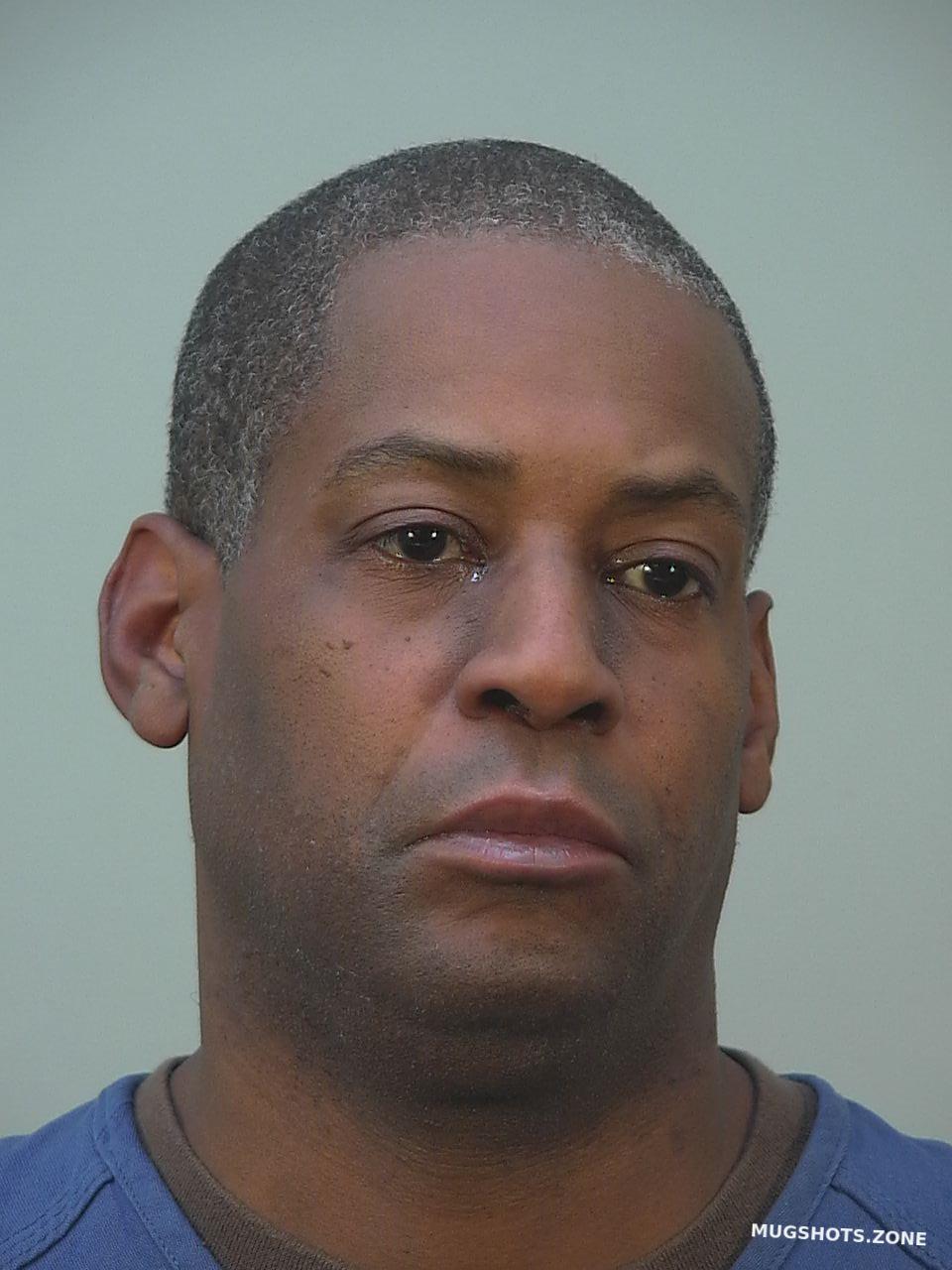 MOORE VERNON LEE 12/08/2022 Dane County Mugshots Zone