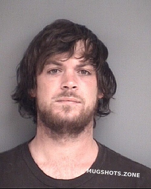 HASSELBRINK CHRISTOPHER BRENT 11/08/2021 Dubuque County Mugshots Zone