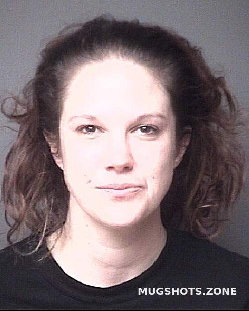 HIATT TESSA MAE 12/15/2021 - Dubuque County Mugshots Zone