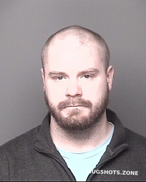 EUBANKS JACOB MATTHEW 01/05/2023 Dubuque County Mugshots Zone