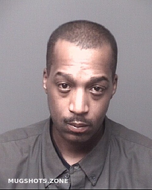 BLACK KEENAN DESHON 04/19/2023 Dubuque County Mugshots Zone