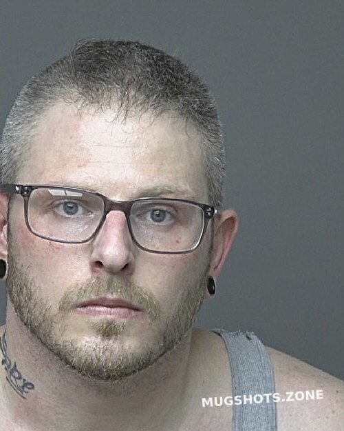 DUVE CHAD MICHAEL 08/17/2023 Dubuque County Mugshots Zone