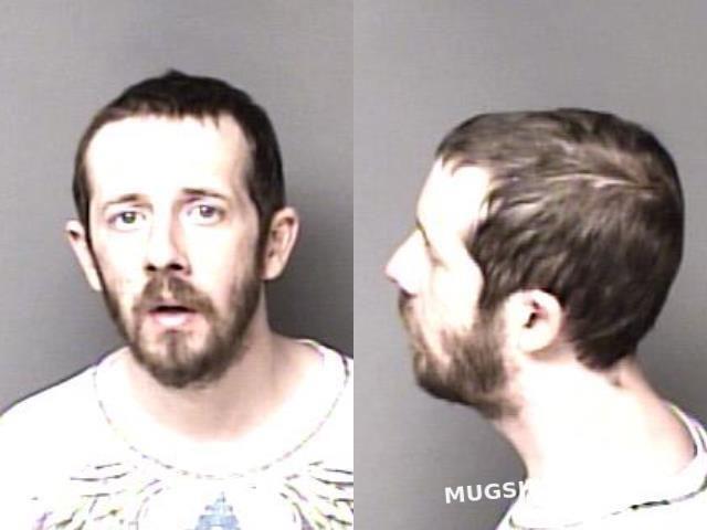 PADGETT BRADLEY WARREN 05/04/2023 - Gaston County Mugshots Zone