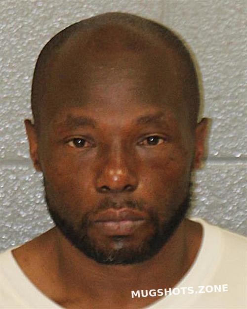 CHAVIS SEAN 08/19/2025 Mecklenburg County Mugshots Zone