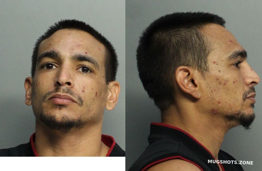 VALLE CARLOS ALBERTO 05/05/2021 MiamiDade County Mugshots Zone
