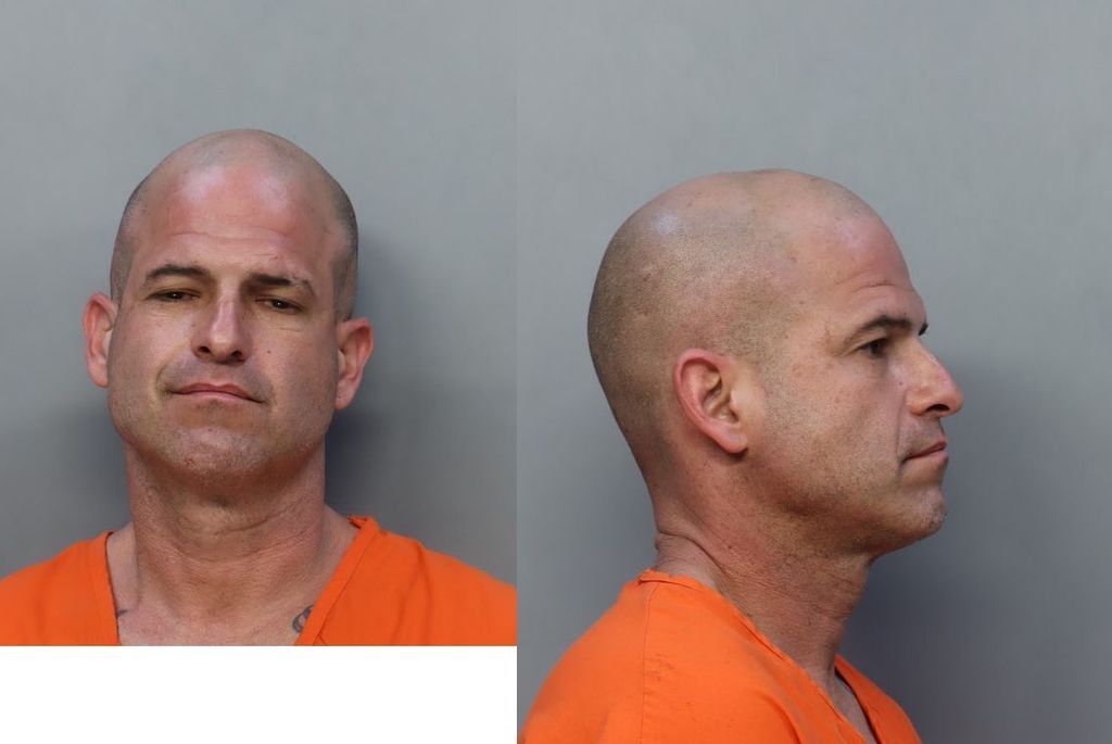 GONZALEZ ALEJANDRO 03/16/2022 MiamiDade County Mugshots Zone