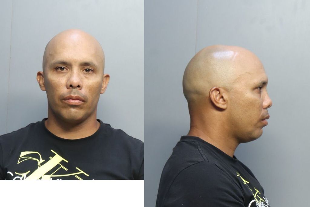 FERRAEZ JONNY 08/21/2022 MiamiDade County Mugshots Zone