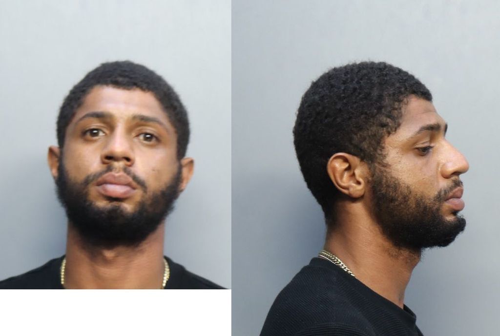 Casado Ephraim Armani 09212022 Miami Dade County Mugshots Zone 8468