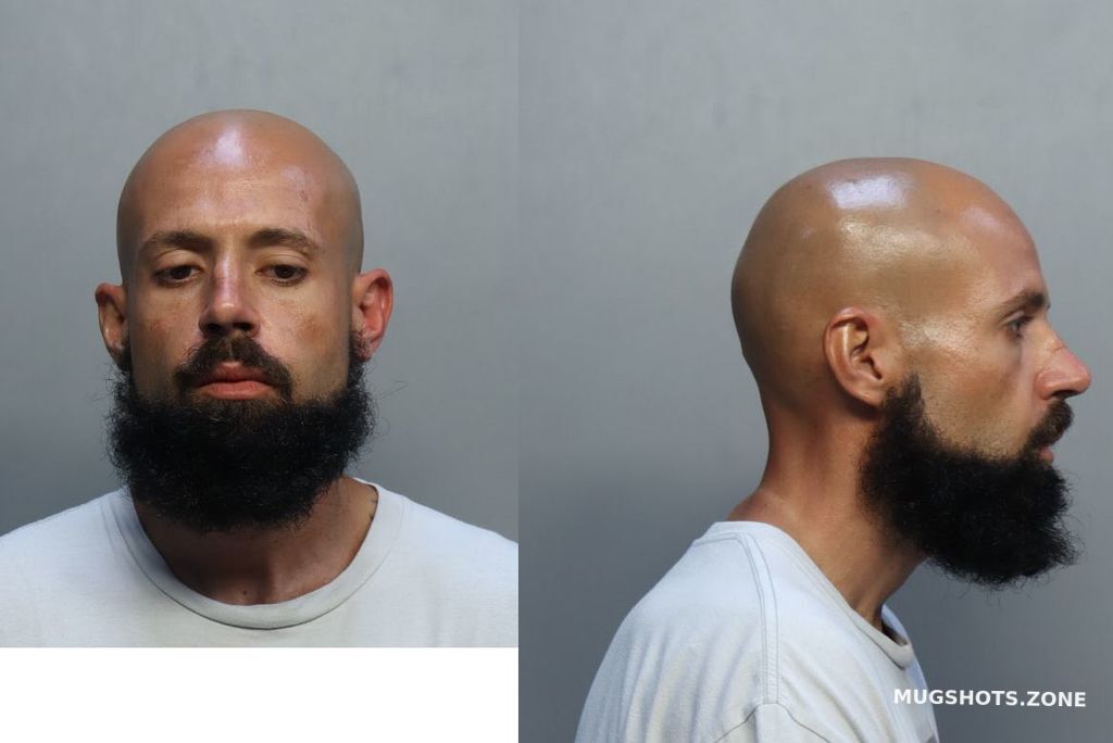 GARBAYO EFRAIN 09/27/2022 MiamiDade County Mugshots Zone