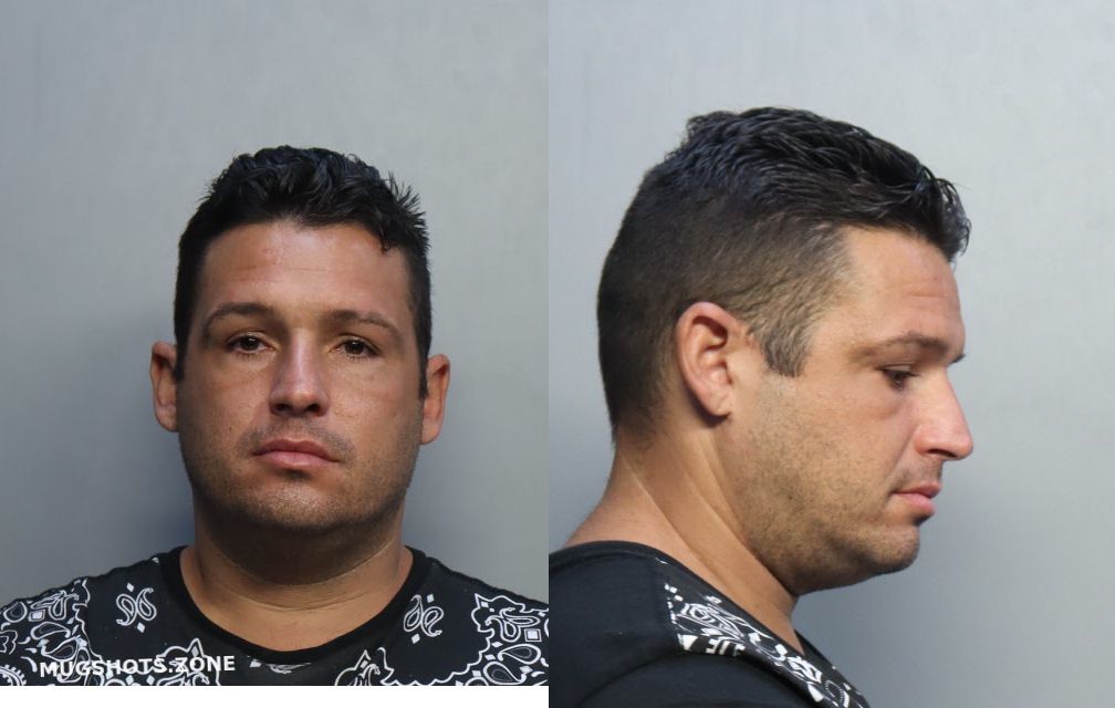 VEGA DAVID 10/06/2022 MiamiDade County Mugshots Zone