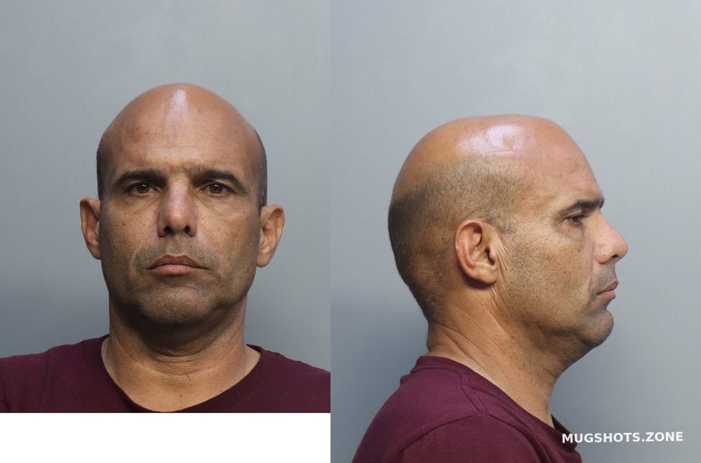 GOZALEZSNACHEZ ADOLFO 11/13/2022 MiamiDade County Mugshots Zone
