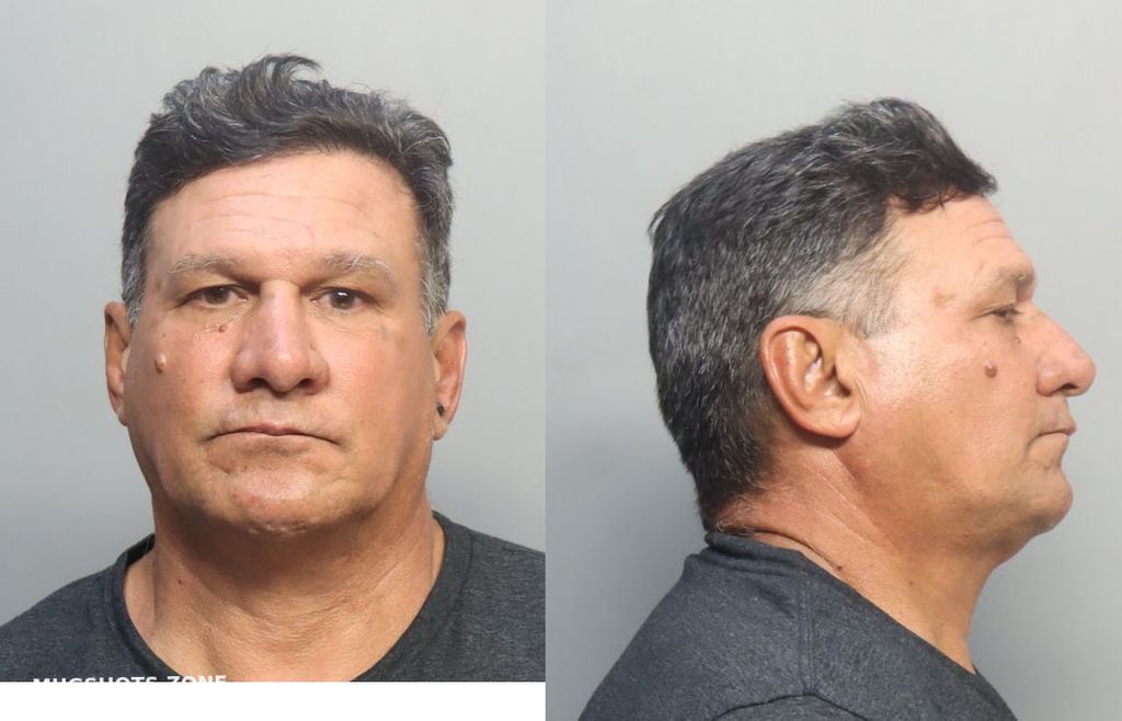 MORENO ROLANDO 10/15/2024 MiamiDade County Mugshots Zone