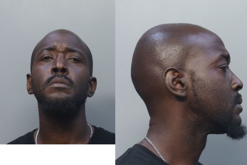 FRANCIS DARRELL 04 05 2025 Miami Dade County Mugshots Zone francis-darrell-04-05-2025-miami-dade-county-mugshots-zone