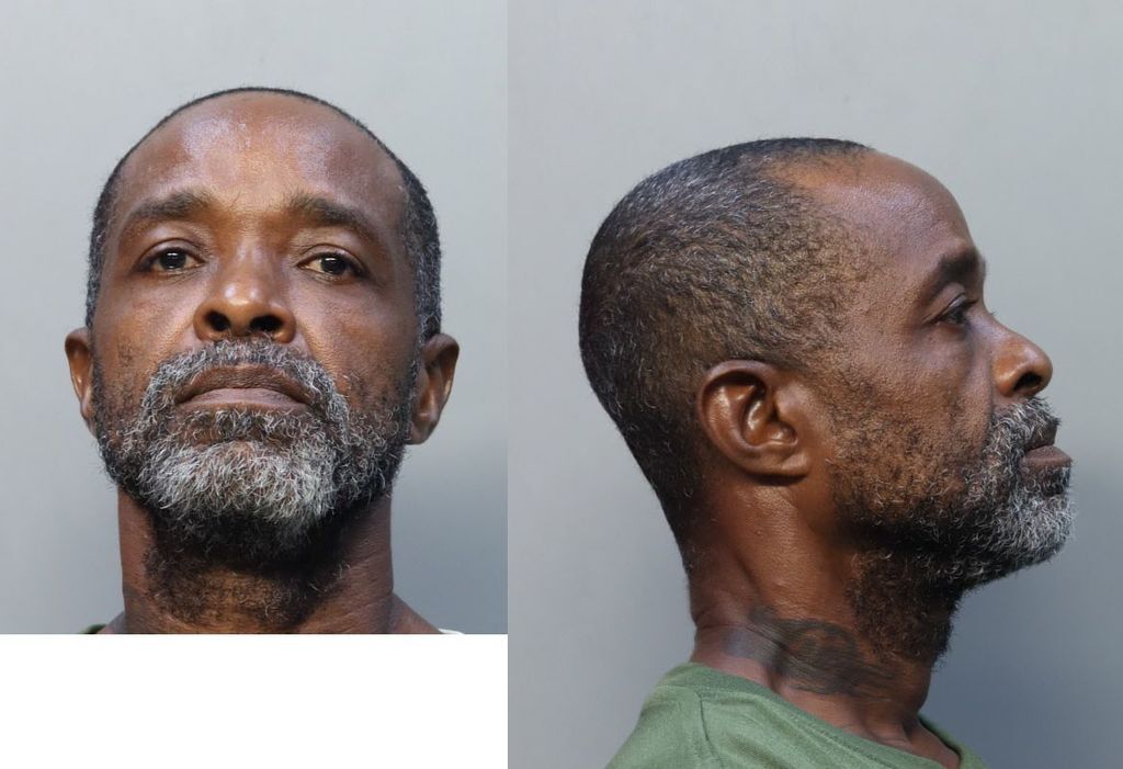 JACKSON GINO LAMONT 09/26/2025 MiamiDade County Mugshots Zone