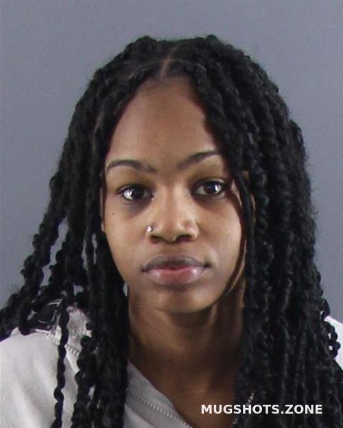 GILBERT NIA R 04/23/2023 - Peoria County Mugshots Zone