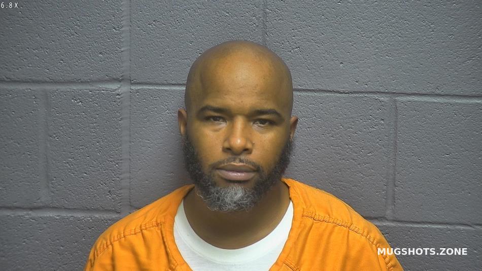 ROBERTS ANDRE B N/A 10/31/2024 RSW Regional Jail Mugshots Zone