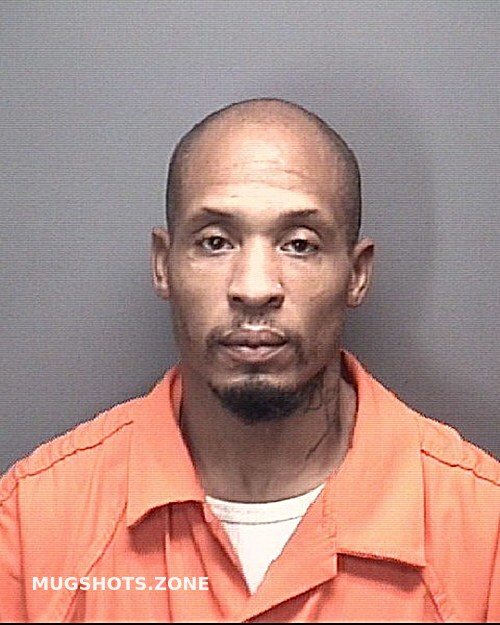 COLLINS ROBERT 11/29/2021 Suffolk Mugshots Zone