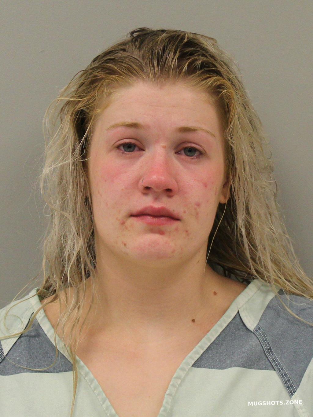 MOORE HALEY NICOLE 05/21/2021 - Warren County Mugshots Zone